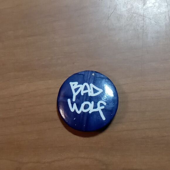 Bad wolf pin - Picture 1 of 3